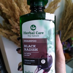 Купить Шампунь против выпадения волос "Чёрная редька" Farmona Herbal Care в Украине
